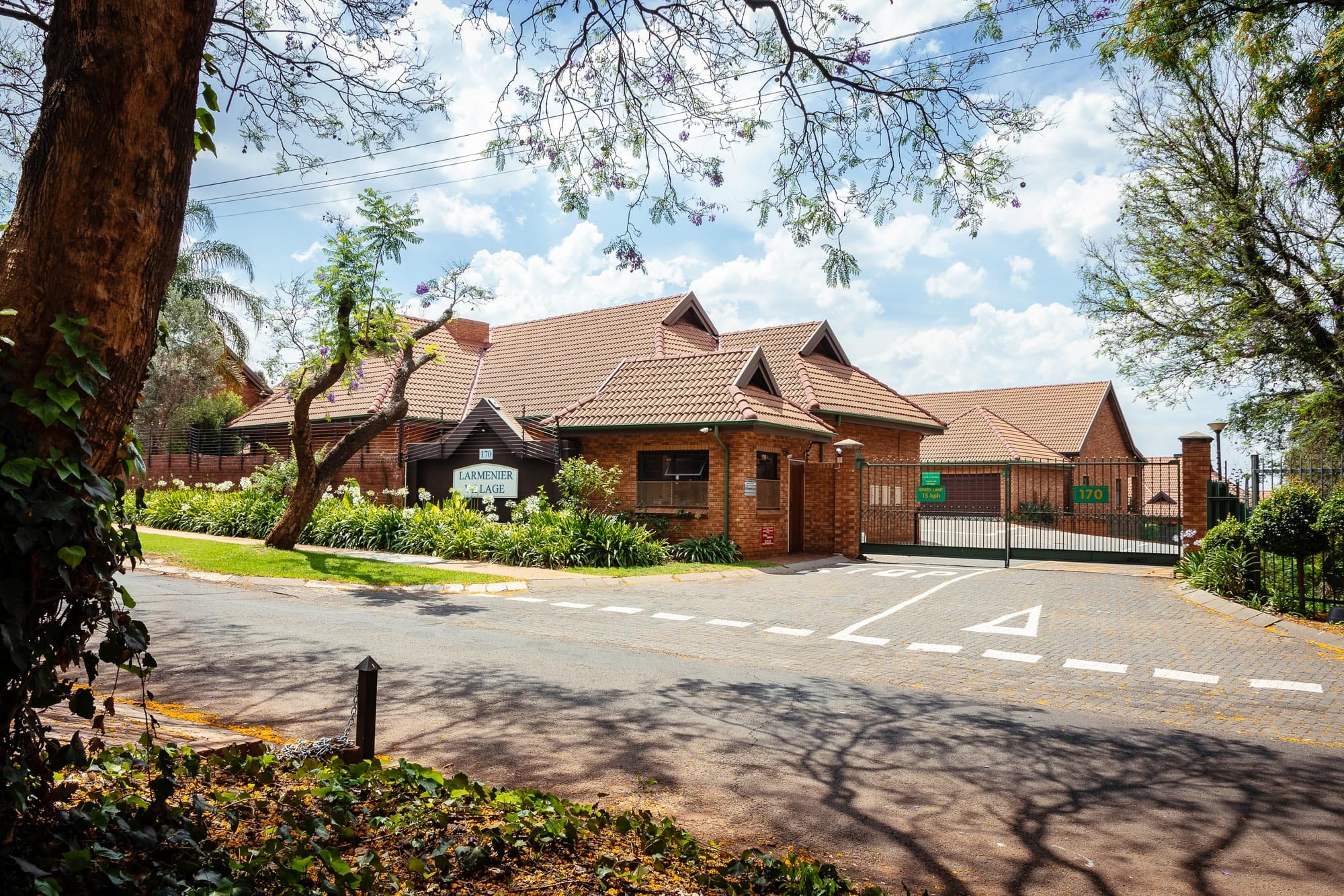 larmenier village pretoria